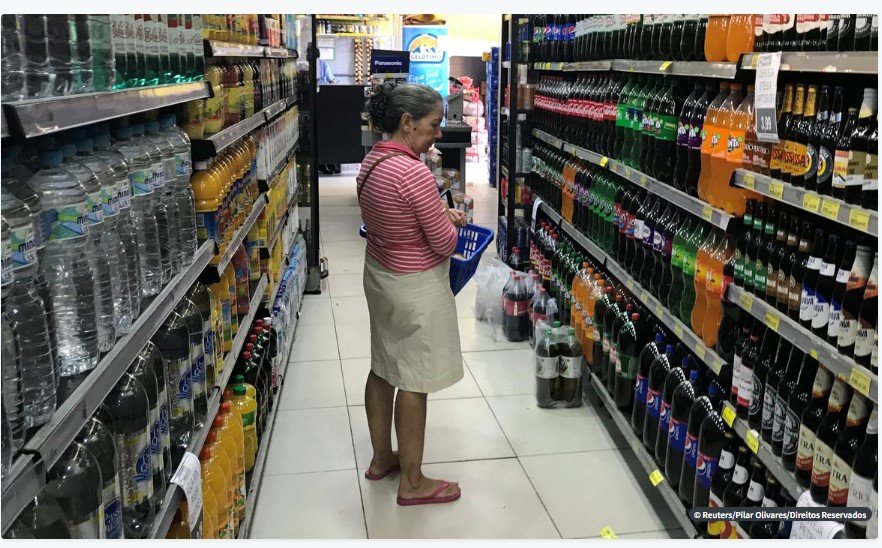 Embalagens ocultam parte dos aditivos em alimentos vendidos no Brasil
