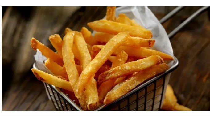 Descubra o truque do vinagre para ter batata frita incrivelmente sequinhas e crocantes