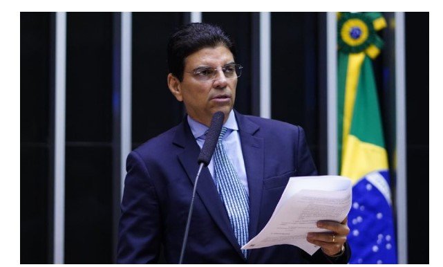 Câmara aprova punição a quem se recusar a abrir conta ou conceder crédito a pessoa politicamente exposta