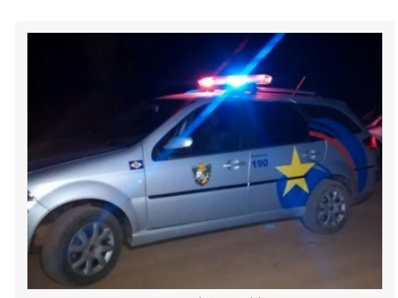 Troca de tiros entre bandidos e PM resulta na morte de rapaz e outro ferido. (Fotos)