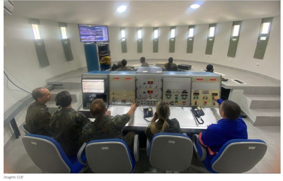 Força Aérea Brasileira lançou 10 foguetes SBAT-70 no Centro de Lançamento da Barreira do Inferno