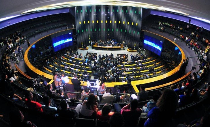 STF forma maioria para determinar que Câmara modifique número de deputados por estado