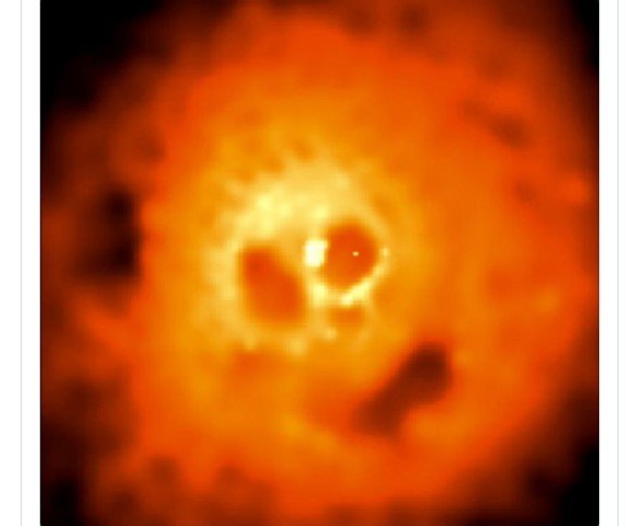 Nasa compartilha imagem de 'caveira gritando' no espaço; imagem surgiu no centro do conjunto de galáxias Perseu