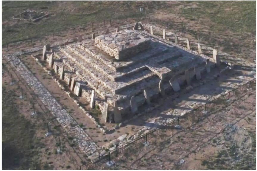 A descoberta de uma estranha pirâmide de 4 mil anos intriga os cientistas