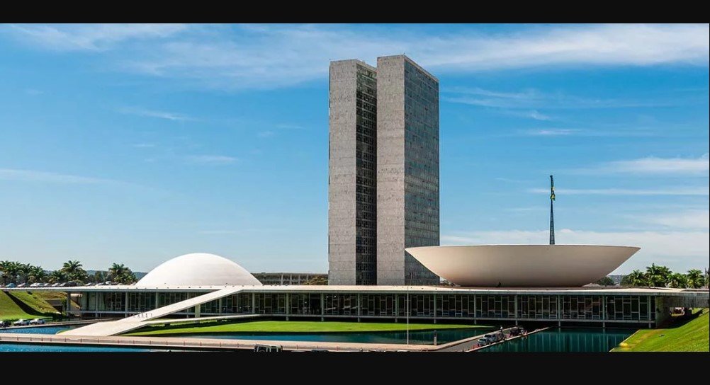 Congresso aprova R$ 15 bi para compensar perda de estados e municípios