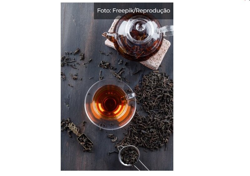 O milagre da água de cravo: shot do chá vira febre de famosos. Veja benefícios