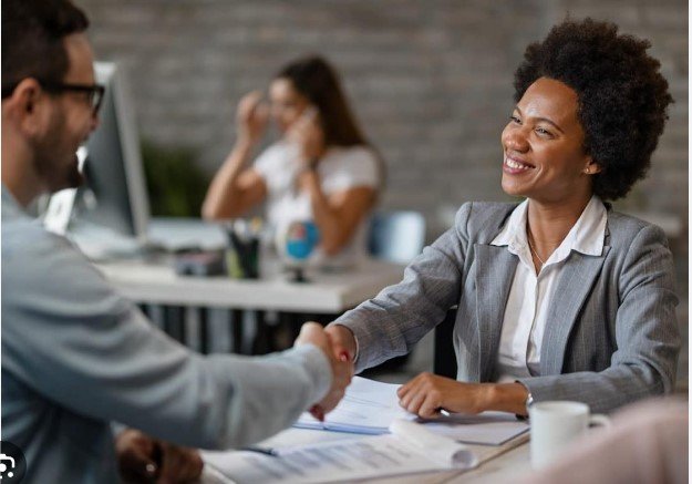 12 cursos que você precisa ter no currículo para conseguir emprego