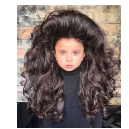 Menina de 5 anos bomba no Instagram com cabelo 'supervolumoso'