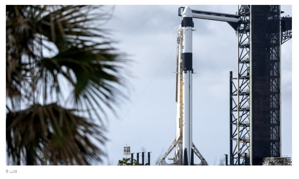 SpaceX e NASA lançam foguete com astronautas para missão histórica