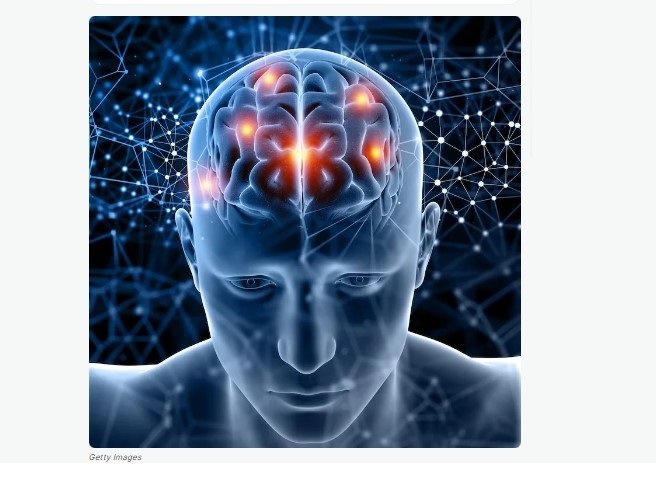O futuro chegou? Paciente com paralisia faz implante cerebral e volta a falar — só que em 2 idiomas
