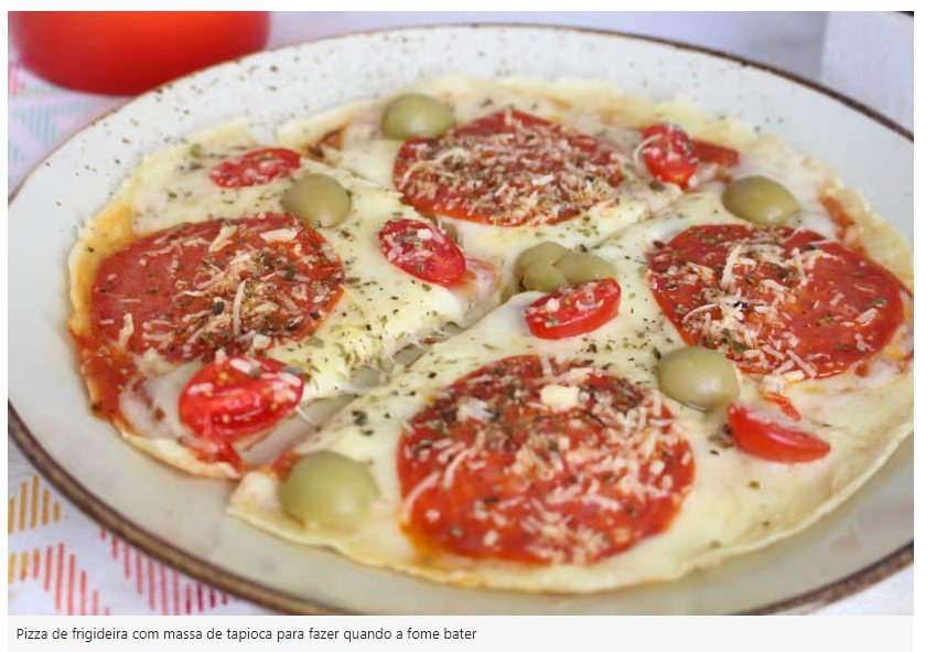 Pizza de frigideira feita com tapioca (tá passada?)