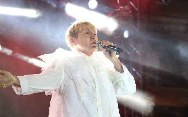 Cantor do hit 'Tic Tic Tac', Zezinho Corrêa morre DE COVID-19 em Manaus