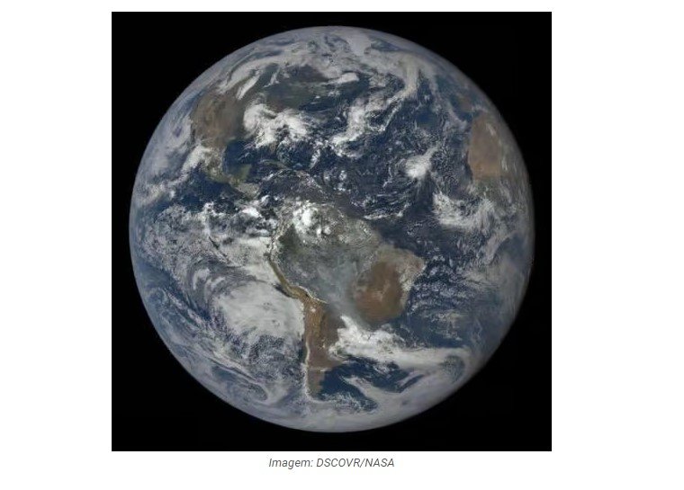 Fumaça no Brasil pode ser vista a 1,5 milhão de quilômetros da Terra