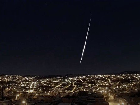 Um meteoro cruzou o céu de três estados brasileiros
