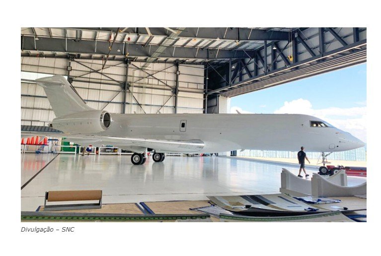 Parceira da Embraer nos EUA recebe segundo jatinho sem janelas que será modificado para o Exército americano