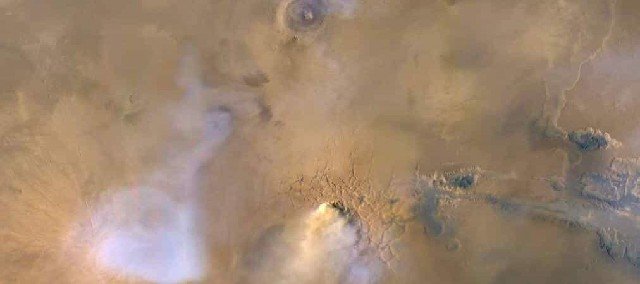 Cientistas descobrem que Marte está “jogando poeira” na Terra