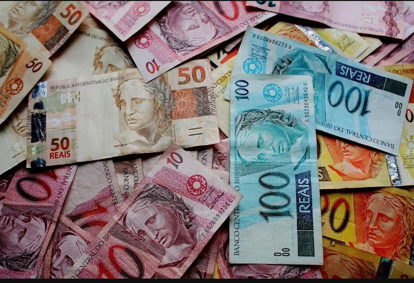 O CEO que faliu o Brasil: 17 anos de poder, R$ 35 bilhões de rombo e uma dívida de R$ 9,4 trilhões