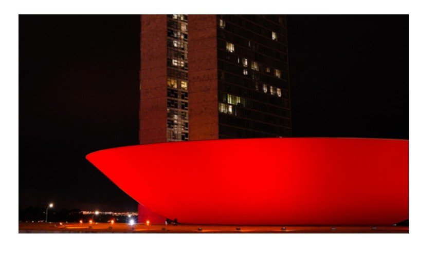 Congresso se ilumina em apoio ao Dezembro Vermelho para a prevenção ao HIV/Aids