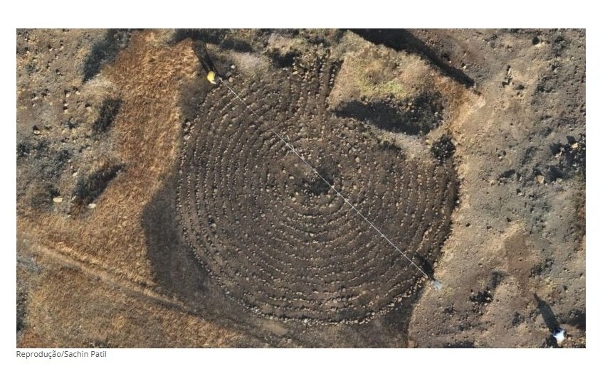 Maior labirinto antigo de pedra da Índia é descoberto