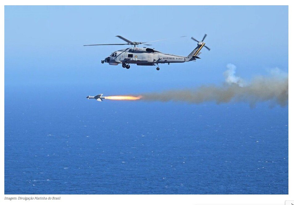 Em voo com OVNs, Esquadrão Antissubmarino da Marinha atinge 12 mil horas de voo com helicópteros SH-16 Seahawk
