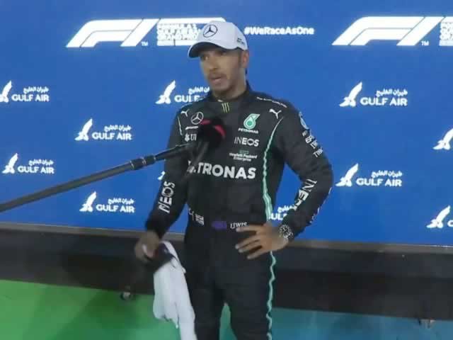 Hamilton revela a Mariana Becker vontade de vir ao Brasil e pergunta: ‘Como estão as coisas no País?’