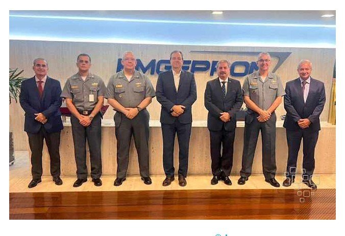 Submarino nuclear brasileiro ganha impulso com produção nacional de hexafluoreto de urânio