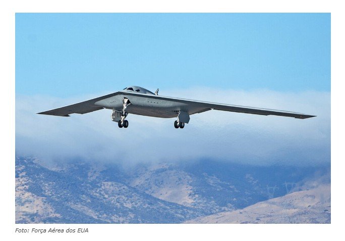 Bombardeiro B-21 Raider realiza primeiro voo histórico com um piloto operacional na cabine de comando