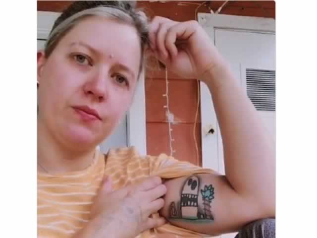 Mãe tatua desenho feito pelo filho, mas descobre que não era dele