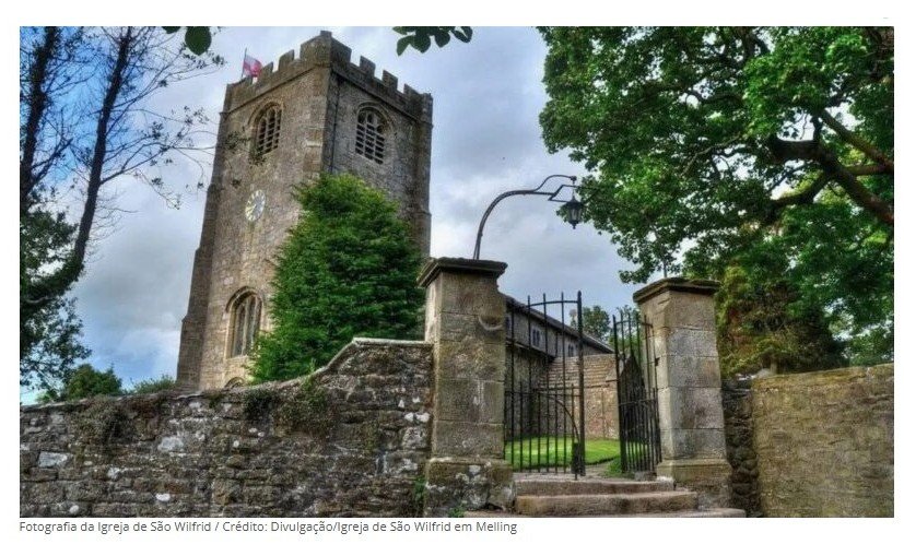 Moedas de ouro achadas sob altar salvam igreja de 700 anos na Inglaterra