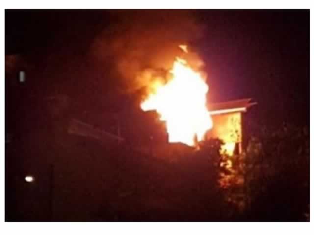 Após briga, homem taca fogo em casa com desafeto dentro em MT