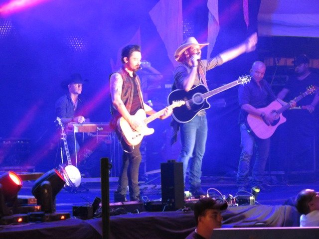 Show da Dupla Fernando & Sorocaba parte 02