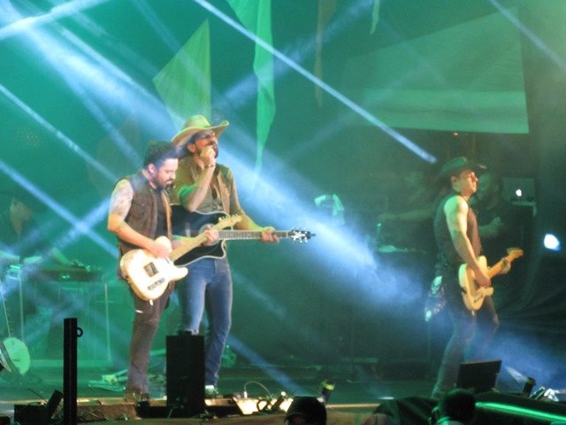 Show da Dupla Fernando & Sorocaba parte 02