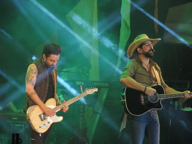 Show da Dupla Fernando & Sorocaba parte 02