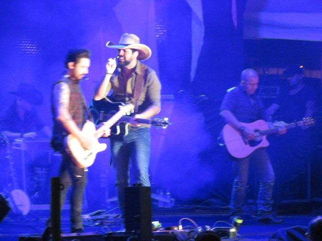 Show da Dupla Fernando & Sorocaba parte 02