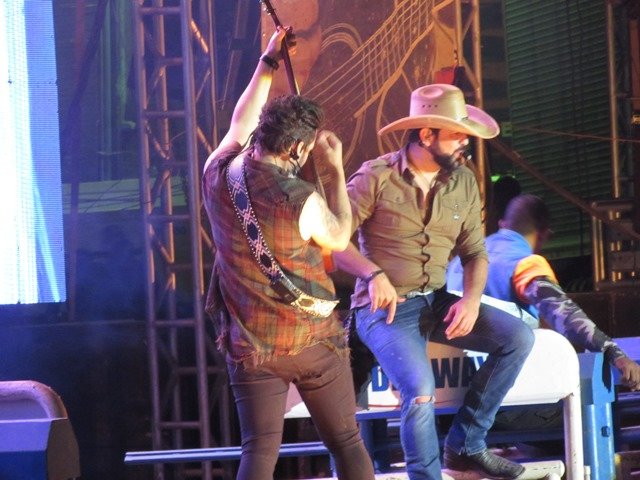 Show da Dupla Fernando & Sorocaba parte 02