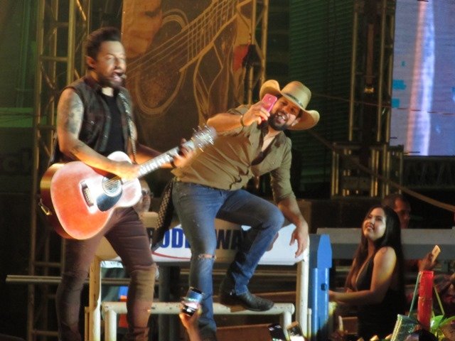 Show da Dupla Fernando & Sorocaba parte 02