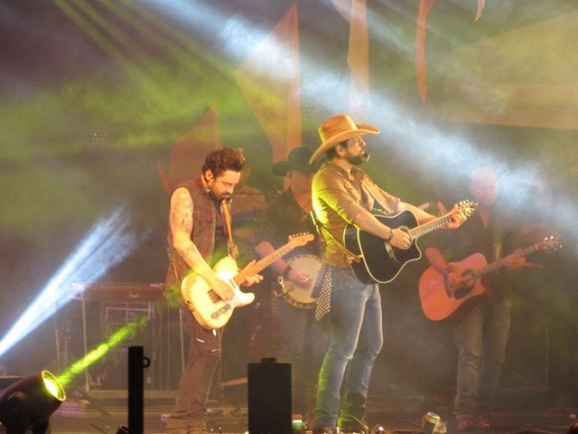 Show da Dupla Fernando & Sorocaba parte 02