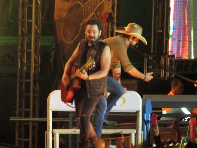 Show da Dupla Fernando & Sorocaba parte 02