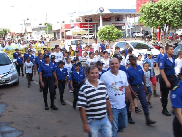 Passeata Faça Bonito