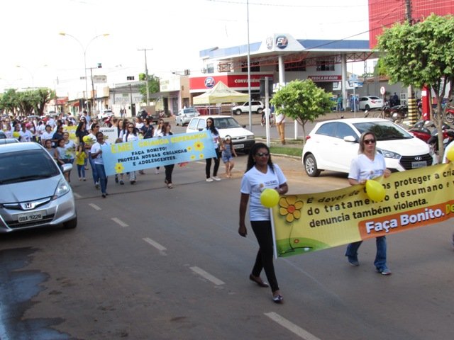 Passeata Faça Bonito