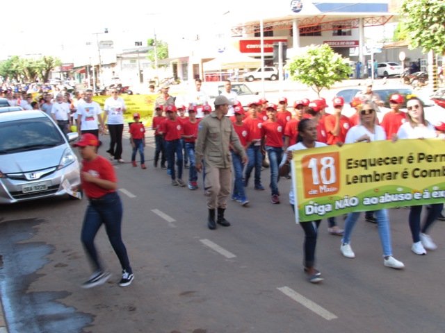 Passeata Faça Bonito