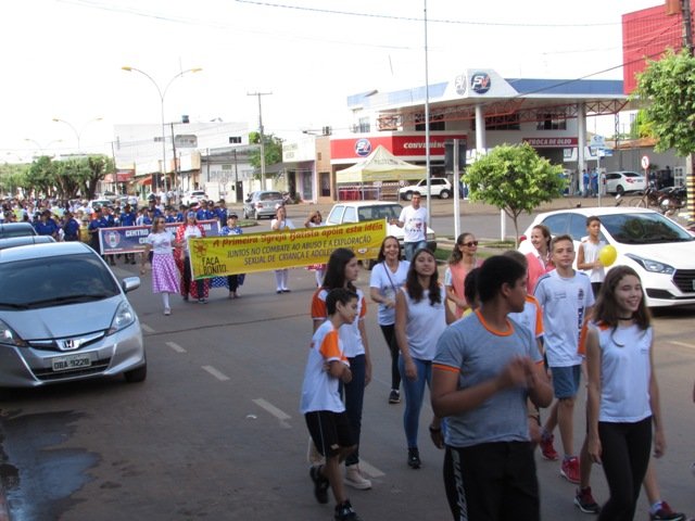 Passeata Faça Bonito