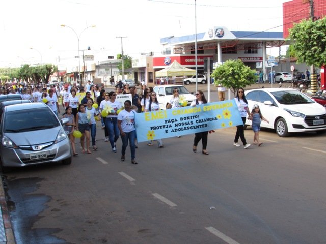 Passeata Faça Bonito