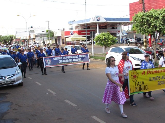 Passeata Faça Bonito