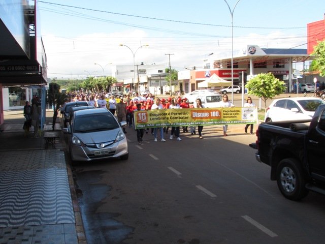 Passeata Faça Bonito