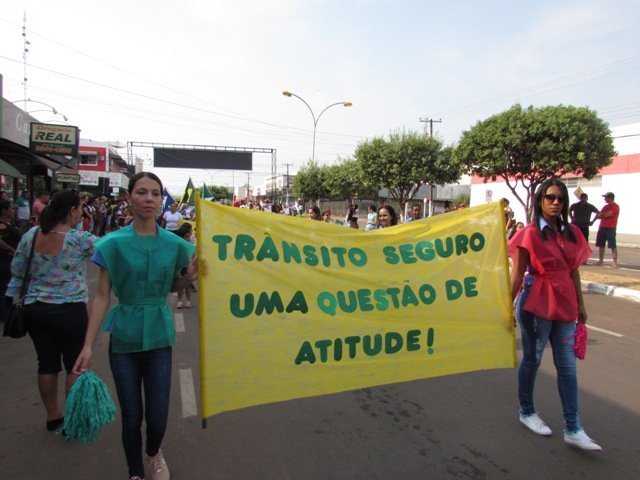 Desfile 7 de Setembro Colider parte 002