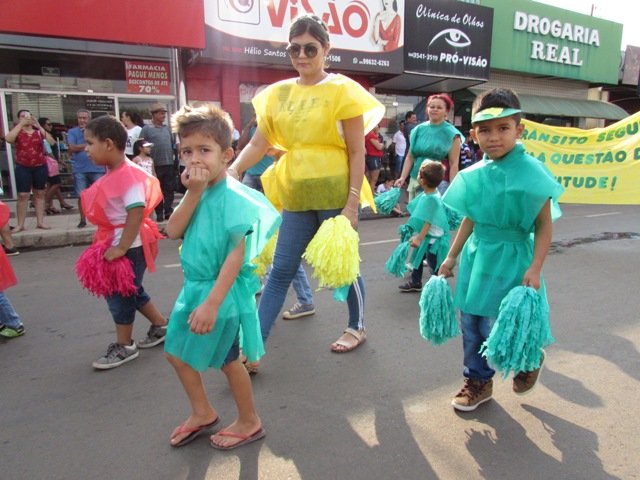 Desfile 7 de Setembro Colider parte 002