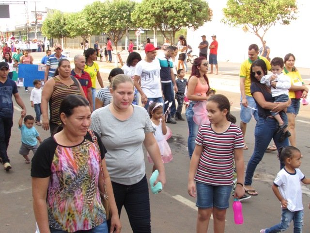 Desfile 7 de Setembro Colider parte 003