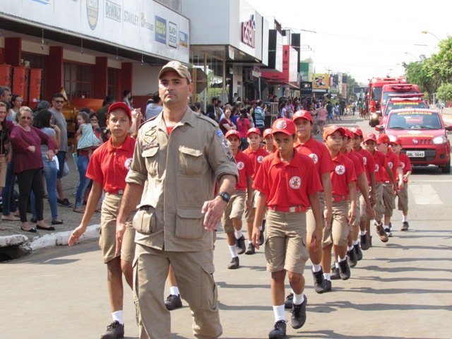 Desfile 7 de Setembro Colider parte 010