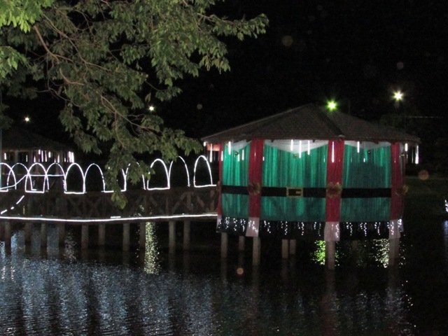 Inaugurada Luzes Natalinas Lago Pioneiros Colider